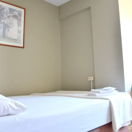 فندق Elite Center 4*